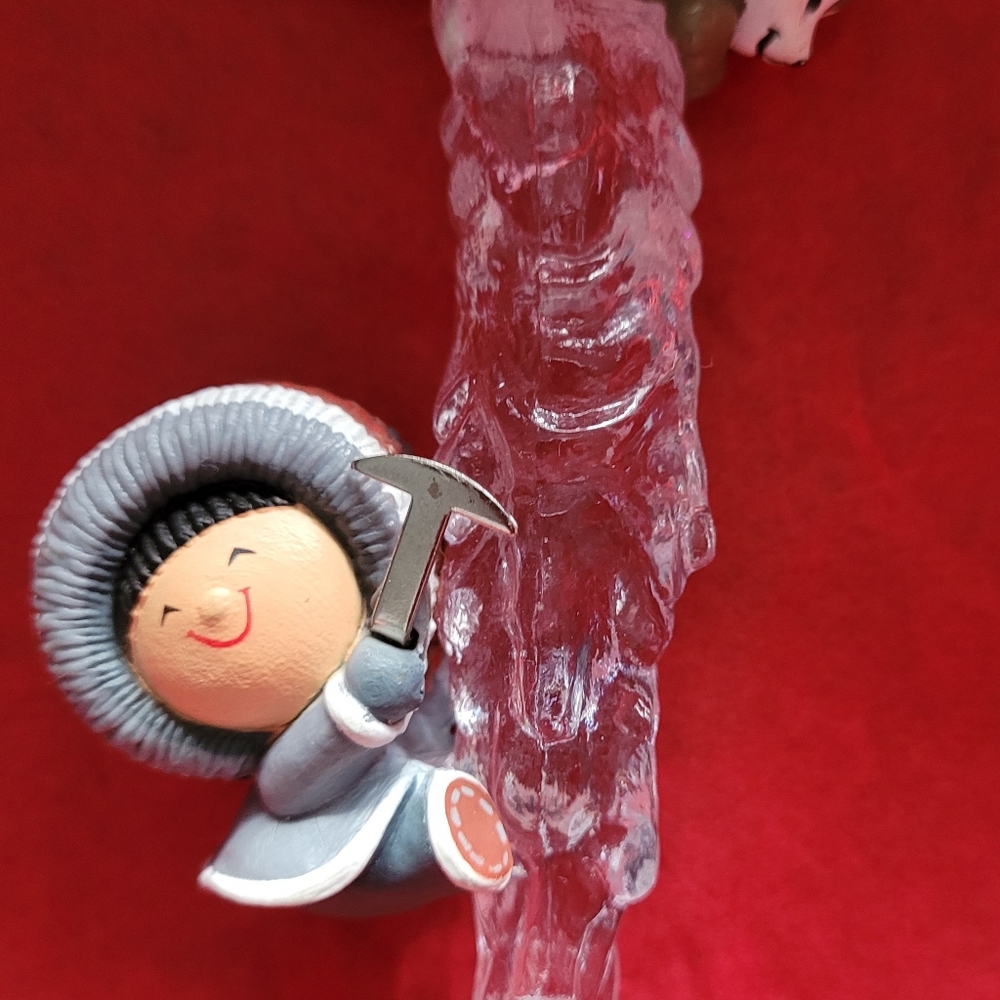 1982 Hallmark Frosty Friends Ornament